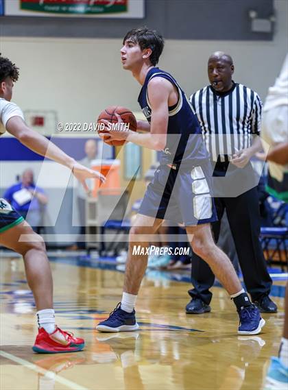 Thumbnail 1 in Aquinas vs St. Michael the Archangel - Sonic Showdown photogallery.