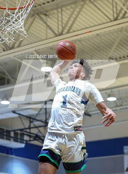 Thumbnail 1 in Aquinas vs St. Michael the Archangel - Sonic Showdown photogallery.