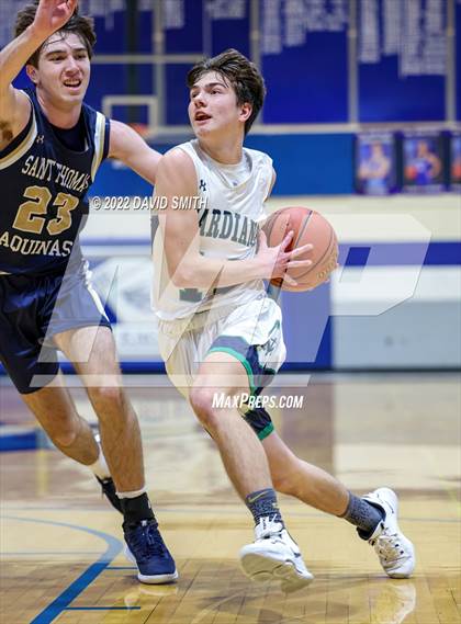 Thumbnail 1 in Aquinas vs St. Michael the Archangel - Sonic Showdown photogallery.