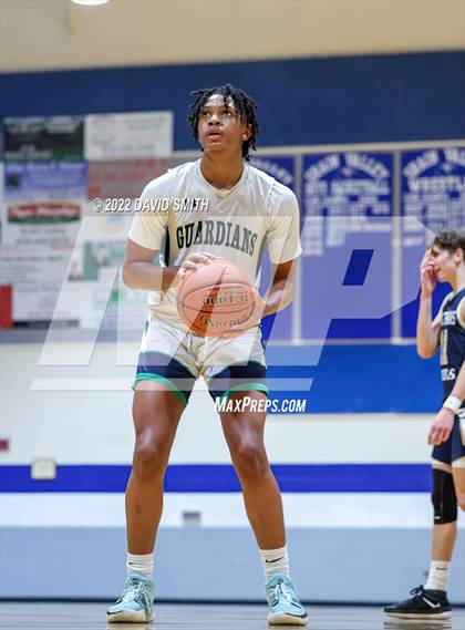 Thumbnail 1 in Aquinas vs St. Michael the Archangel - Sonic Showdown photogallery.