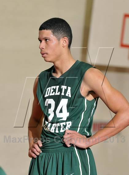 Thumbnail 2 in Delta Charter vs. Cristo Rey (Viking Classic) photogallery.