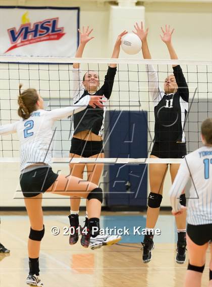 Thumbnail 2 in Herndon @ Yorktown photogallery.
