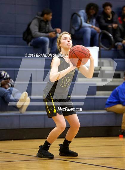 Thumbnail 3 in Isabella vs. Verbena (Chilton County Tournament) photogallery.