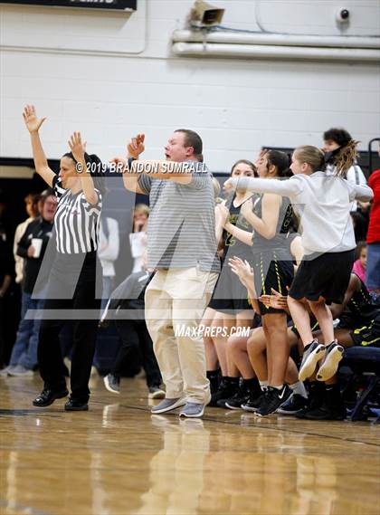 Thumbnail 1 in Isabella vs. Verbena (Chilton County Tournament) photogallery.