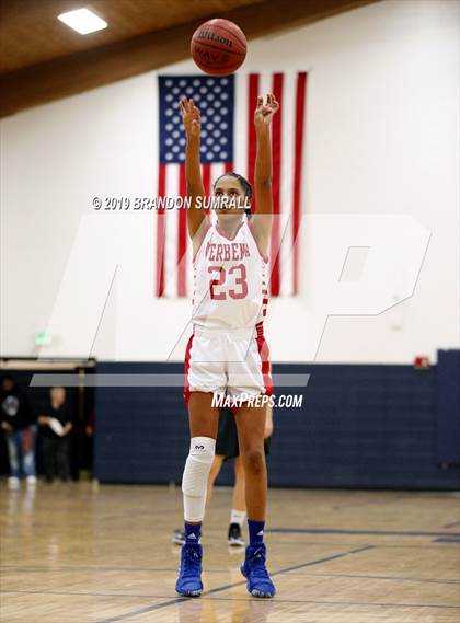 Thumbnail 3 in Isabella vs. Verbena (Chilton County Tournament) photogallery.