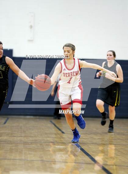 Thumbnail 3 in Isabella vs. Verbena (Chilton County Tournament) photogallery.