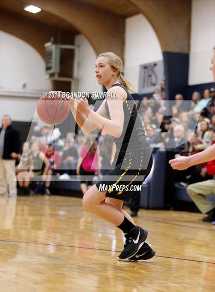 Thumbnail 2 in Isabella vs. Verbena (Chilton County Tournament) photogallery.