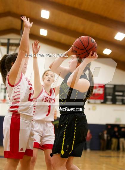 Thumbnail 2 in Isabella vs. Verbena (Chilton County Tournament) photogallery.