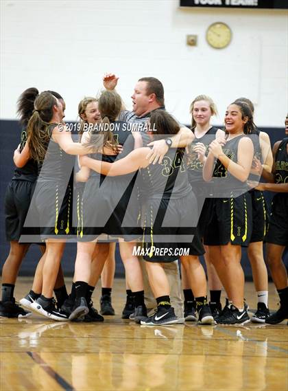 Thumbnail 2 in Isabella vs. Verbena (Chilton County Tournament) photogallery.