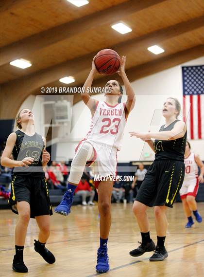 Thumbnail 3 in Isabella vs. Verbena (Chilton County Tournament) photogallery.