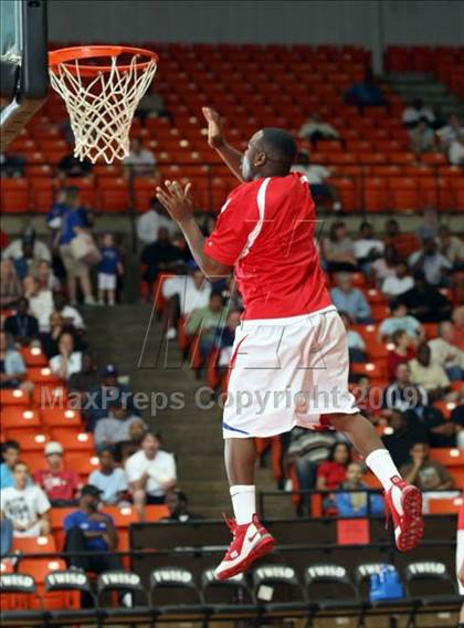 Thumbnail 1 in Cedar Hill vs. Duncanville (Texas 5A Region 1 Final) photogallery.