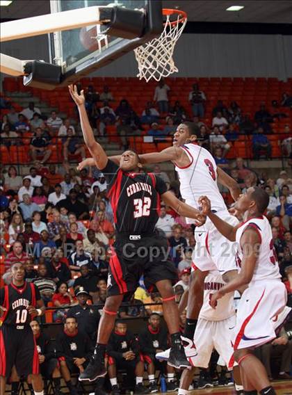 Thumbnail 1 in Cedar Hill vs. Duncanville (Texas 5A Region 1 Final) photogallery.