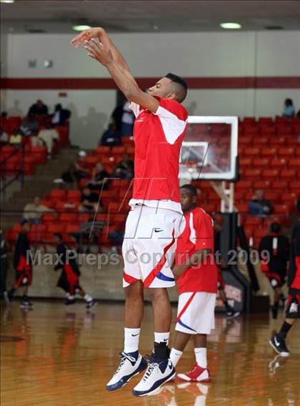 Thumbnail 2 in Cedar Hill vs. Duncanville (Texas 5A Region 1 Final) photogallery.