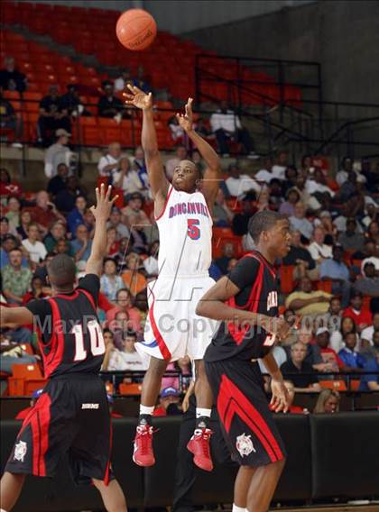 Thumbnail 2 in Cedar Hill vs. Duncanville (Texas 5A Region 1 Final) photogallery.