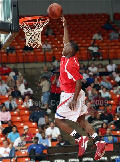 Thumbnail 1 in Cedar Hill vs. Duncanville (Texas 5A Region 1 Final) photogallery.