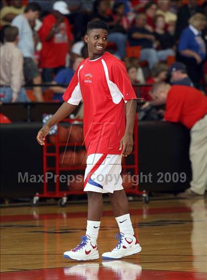 Thumbnail 2 in Cedar Hill vs. Duncanville (Texas 5A Region 1 Final) photogallery.
