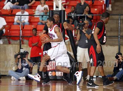 Thumbnail 3 in Cedar Hill vs. Duncanville (Texas 5A Region 1 Final) photogallery.