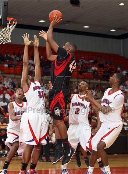 Thumbnail 1 in Cedar Hill vs. Duncanville (Texas 5A Region 1 Final) photogallery.