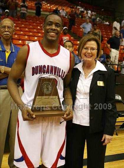 Thumbnail 3 in Cedar Hill vs. Duncanville (Texas 5A Region 1 Final) photogallery.