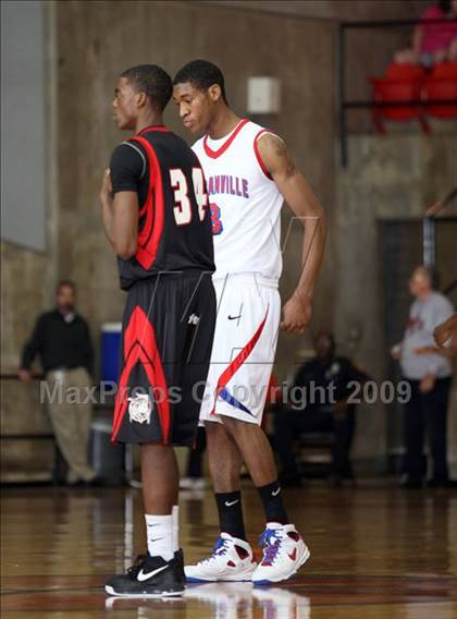 Thumbnail 2 in Cedar Hill vs. Duncanville (Texas 5A Region 1 Final) photogallery.