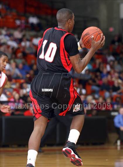 Thumbnail 1 in Cedar Hill vs. Duncanville (Texas 5A Region 1 Final) photogallery.