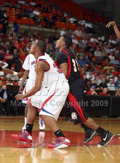 Thumbnail 2 in Cedar Hill vs. Duncanville (Texas 5A Region 1 Final) photogallery.