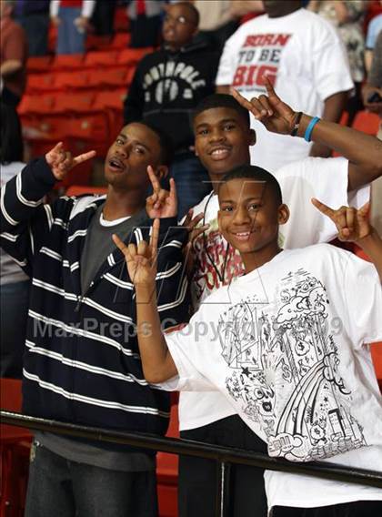 Thumbnail 3 in Cedar Hill vs. Duncanville (Texas 5A Region 1 Final) photogallery.