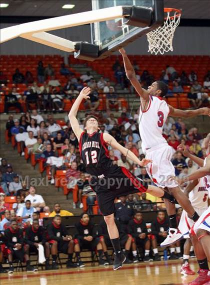Thumbnail 1 in Cedar Hill vs. Duncanville (Texas 5A Region 1 Final) photogallery.