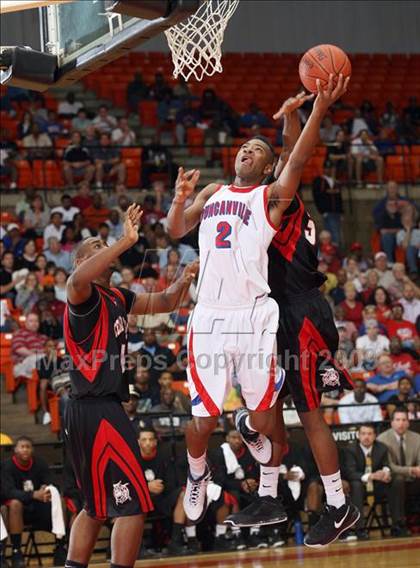 Thumbnail 1 in Cedar Hill vs. Duncanville (Texas 5A Region 1 Final) photogallery.
