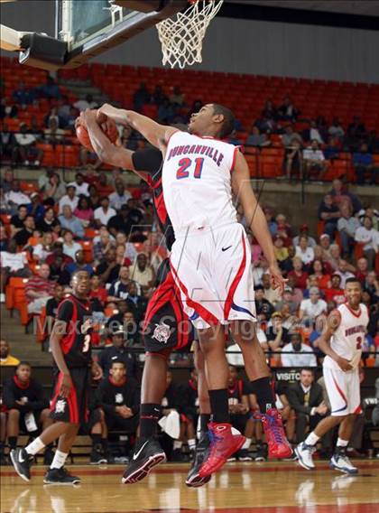 Thumbnail 1 in Cedar Hill vs. Duncanville (Texas 5A Region 1 Final) photogallery.