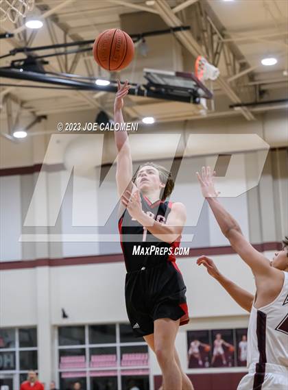 Thumbnail 3 in Davenport vs Fredericksburg photogallery.