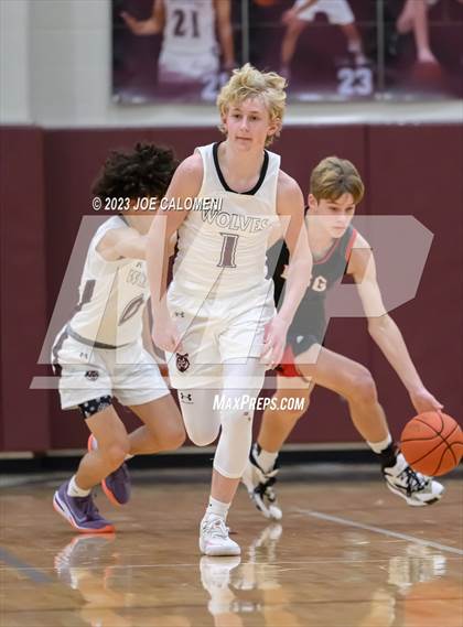 Thumbnail 2 in Davenport vs Fredericksburg photogallery.