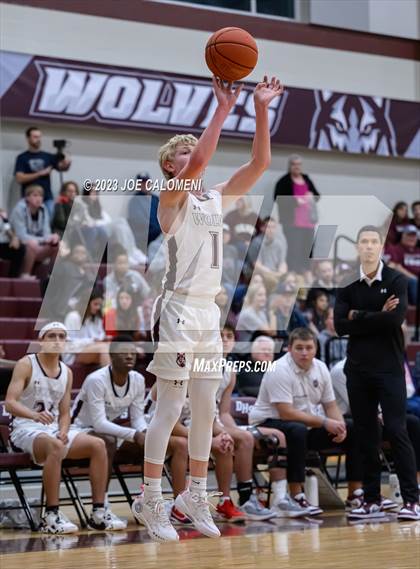 Thumbnail 2 in Davenport vs Fredericksburg photogallery.