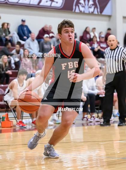 Thumbnail 2 in Davenport vs Fredericksburg photogallery.
