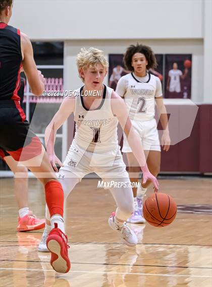 Thumbnail 2 in Davenport vs Fredericksburg photogallery.