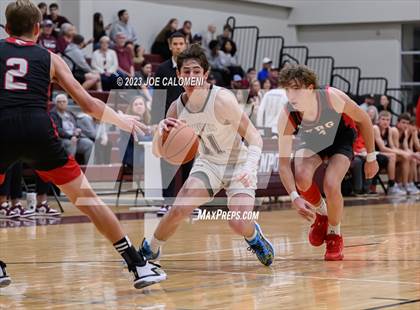 Thumbnail 1 in Davenport vs Fredericksburg photogallery.