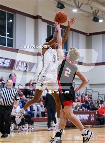Thumbnail 3 in Davenport vs Fredericksburg photogallery.