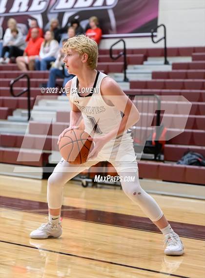 Thumbnail 3 in Davenport vs Fredericksburg photogallery.