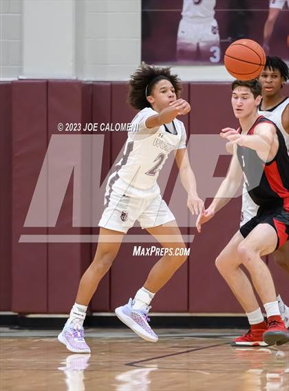 Thumbnail 3 in Davenport vs Fredericksburg photogallery.