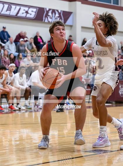 Thumbnail 1 in Davenport vs Fredericksburg photogallery.