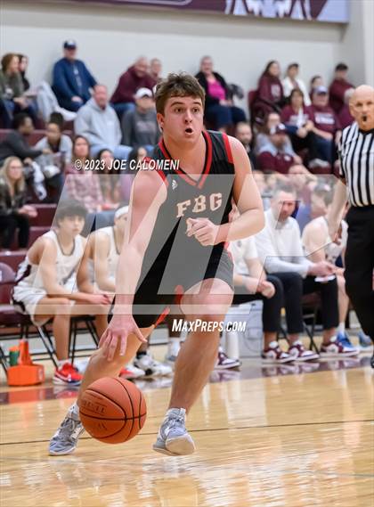 Thumbnail 2 in Davenport vs Fredericksburg photogallery.