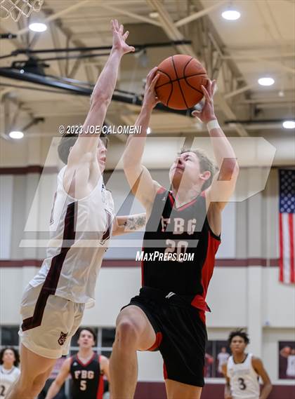 Thumbnail 3 in Davenport vs Fredericksburg photogallery.