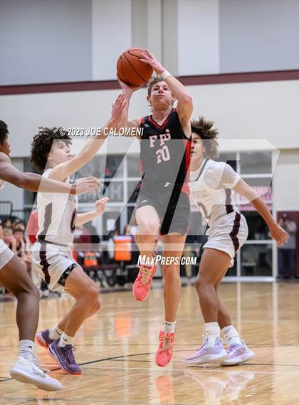 Thumbnail 2 in Davenport vs Fredericksburg photogallery.