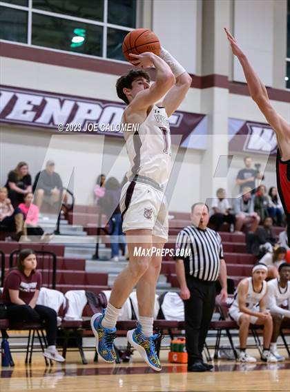 Thumbnail 3 in Davenport vs Fredericksburg photogallery.