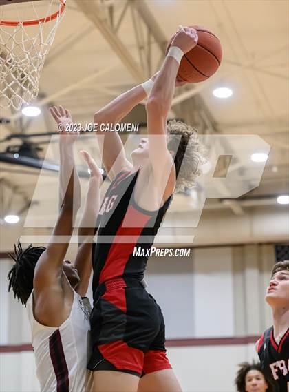 Thumbnail 2 in Davenport vs Fredericksburg photogallery.