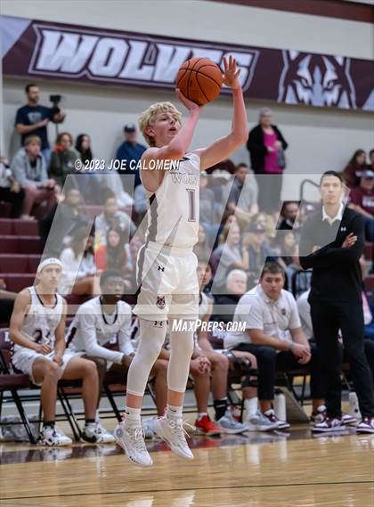 Thumbnail 1 in Davenport vs Fredericksburg photogallery.