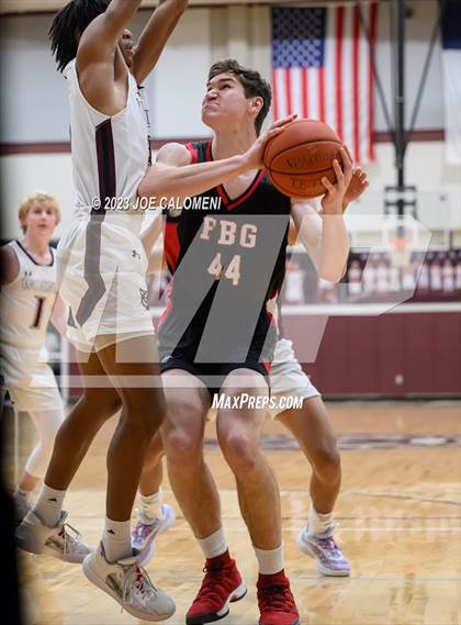 Thumbnail 3 in Davenport vs Fredericksburg photogallery.