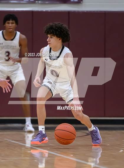 Thumbnail 2 in Davenport vs Fredericksburg photogallery.