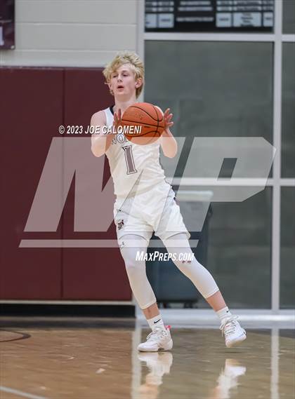 Thumbnail 1 in Davenport vs Fredericksburg photogallery.