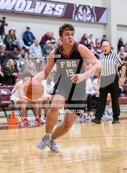 Thumbnail 3 in Davenport vs Fredericksburg photogallery.